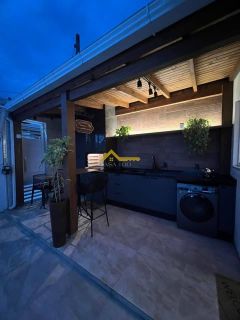 Casa germinada em fino acabamento e mobiliado .