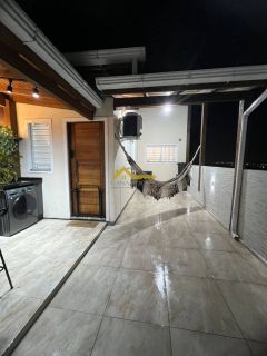 Casa germinada em fino acabamento e mobiliado .