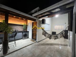 Casa germinada em fino acabamento e mobiliado .