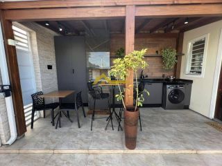 Casa germinada em fino acabamento e mobiliado .