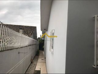 Casa de 3 dormitórios na Palhoça.