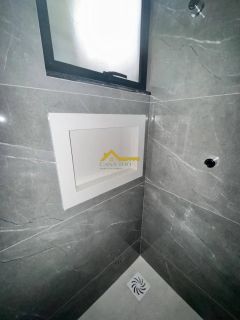 Casa em alto padrão de acabamento .