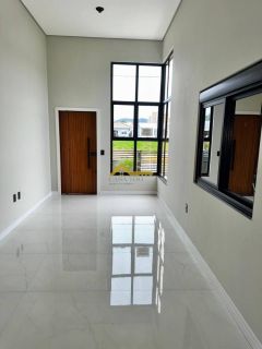 Casa em alto padrão de acabamento .