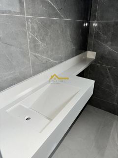 Casa em alto padrão de acabamento .