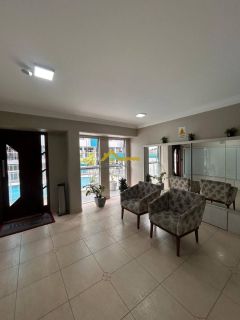 Apto 3 domitórios com suíte e sacada, totalmente mobiliado