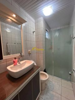 Apto 3 domitórios com suíte e sacada, totalmente mobiliado