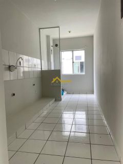 APARTAMENTO COM VARANTA  EM OFERTA .