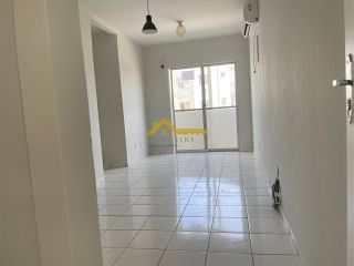APARTAMENTO COM VARANTA  EM OFERTA .