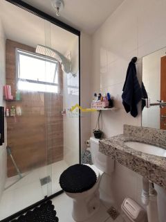 Apto 2 domrmitórios, vaga de garagem e elevador