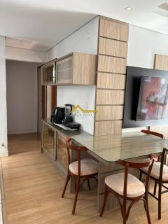 Apartamento com sacada .