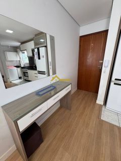 Apartamento com sacada .