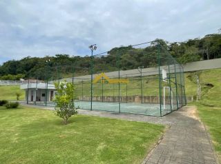 Apartamento com sacada .