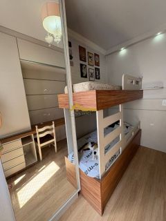 Apartamento com sacada .