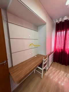 Apartamento com sacada .