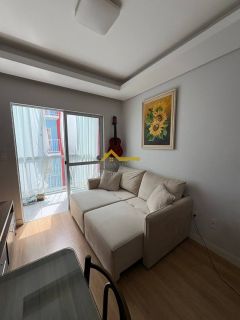 Apartamento com sacada .
