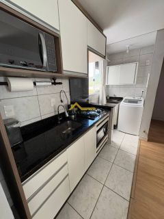 Apartamento com sacada .