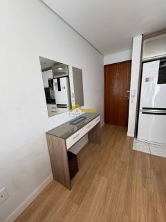 Apartamento com sacada .