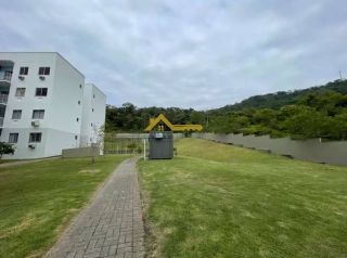 Apartamento com sacada .