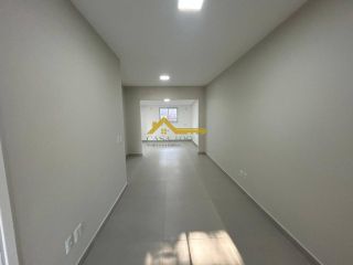 Casa reformada e com suíte .