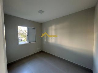 Casa reformada e com suíte .