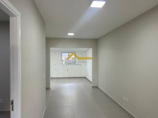 Casa reformada e com suíte .