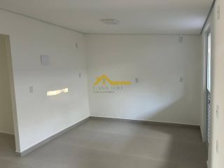 Casa reformada e com suíte .