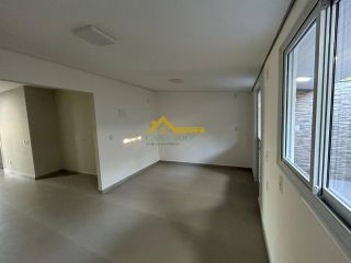 Casa reformada e com suíte .