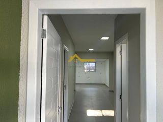 Casa reformada e com suíte .