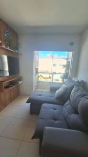 APARTAMENTO COM SACADA EM FORQUILHAS E PISCINA.