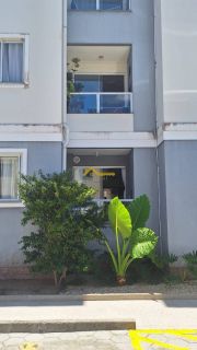 APARTAMENTO COM SACADA EM FORQUILHAS E PISCINA.