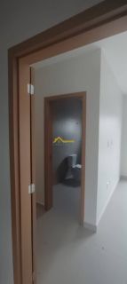 SOBRADO COM DUAS SUÍTES EM PALHOÇA .