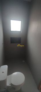 SOBRADO COM DUAS SUÍTES EM PALHOÇA .