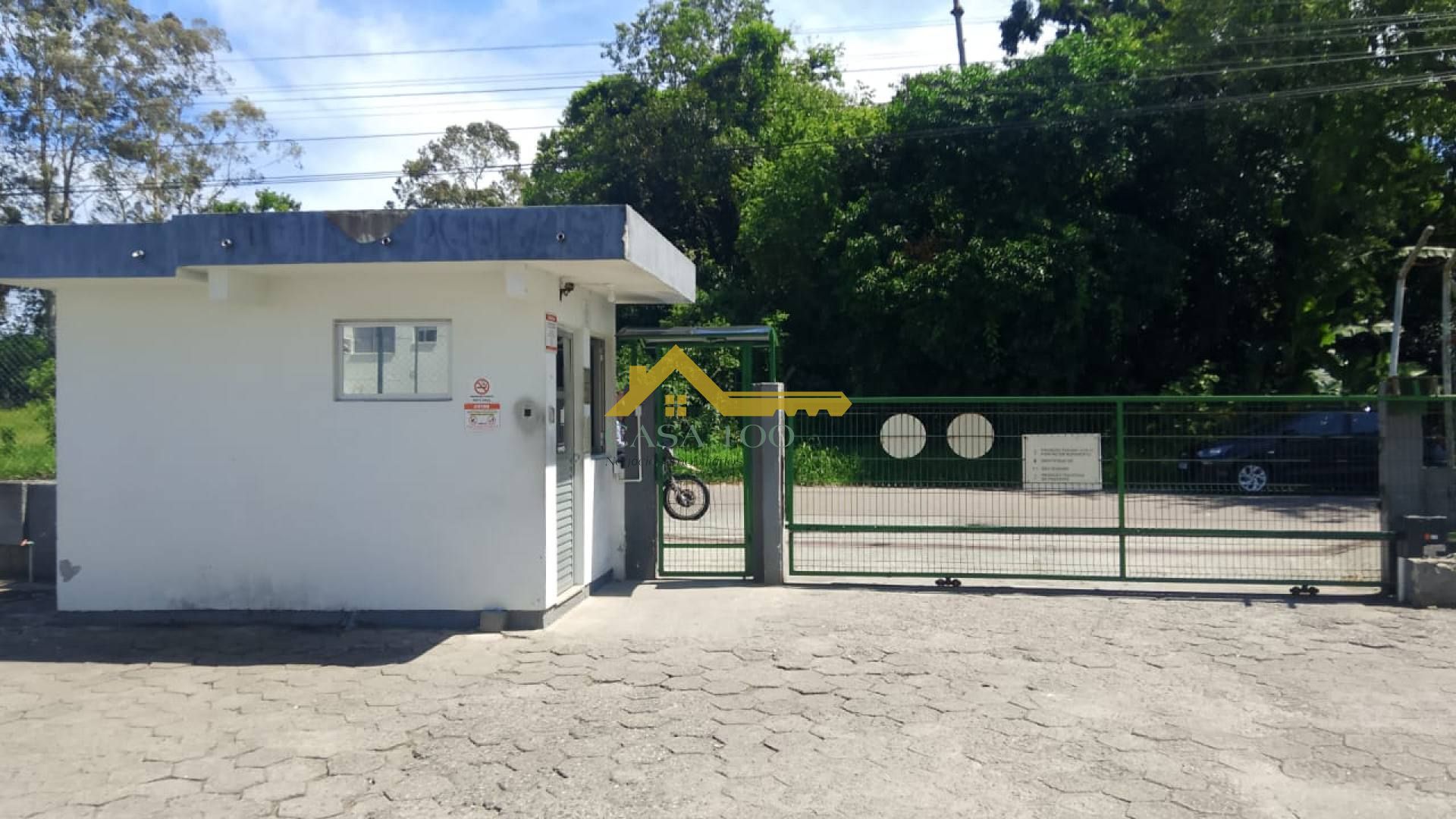 APARTAMENTO EM SÃO JOSÉ.