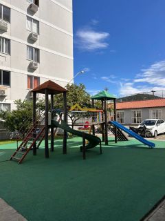 Apto reformado, andar alto, elevador e piscina!