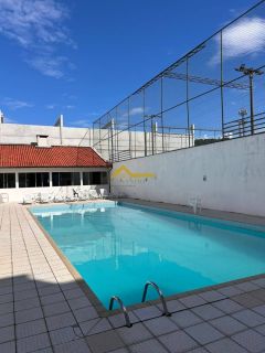 Apto reformado, andar alto, elevador e piscina!