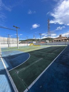 Apto reformado, andar alto, elevador e piscina!