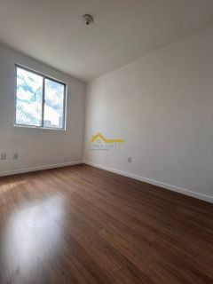 Apto reformado, andar alto, elevador e piscina!