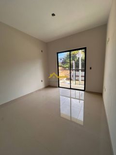 SOBRADO COM 2 SUÍTES EM SÃO JOSÉ