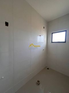 SOBRADO COM 2 SUÍTES EM SÃO JOSÉ