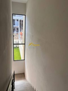 SOBRADO COM 2 SUÍTES EM SÃO JOSÉ