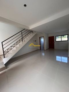 SOBRADO COM 2 SUÍTES EM SÃO JOSÉ