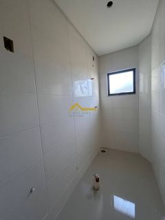 SOBRADO COM 2 SUÍTES EM SÃO JOSÉ