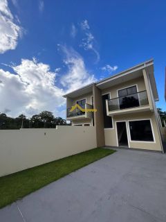 SOBRADO COM 2 SUÍTES EM SÃO JOSÉ