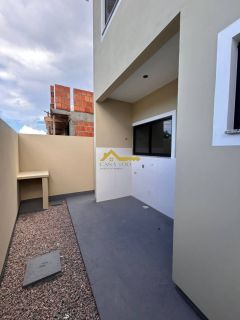 SOBRADO COM 2 SUÍTES EM SÃO JOSÉ