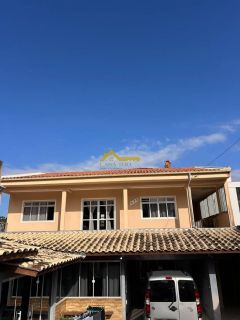Imóvel com duas casas e um espaço para kitinete - Renda garantida