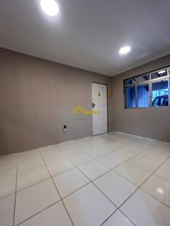 Imóvel com duas casas e um espaço para kitinete - Renda garantida