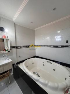 Imóvel com duas casas e um espaço para kitinete - Renda garantida