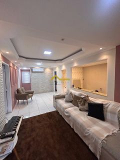 Imóvel com duas casas e um espaço para kitinete - Renda garantida