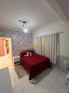 Imóvel com duas casas e um espaço para kitinete - Renda garantida