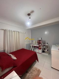 Imóvel com duas casas e um espaço para kitinete - Renda garantida